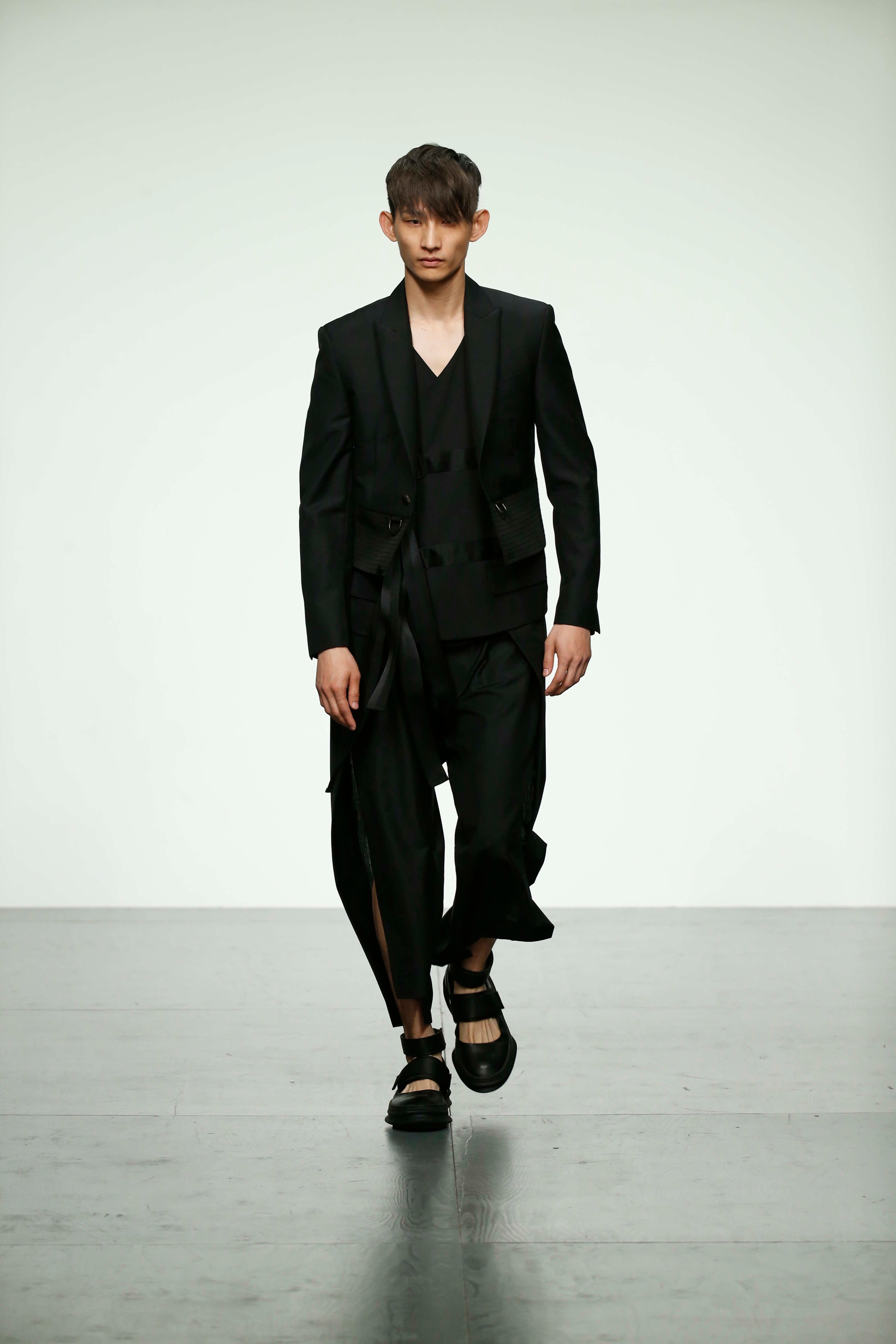London Collections Men's Primavera/Estate 2018 D Gnak